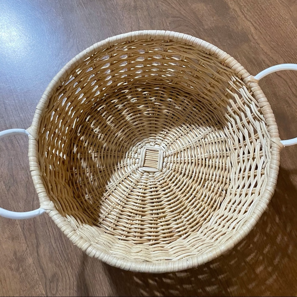 Wicker basket